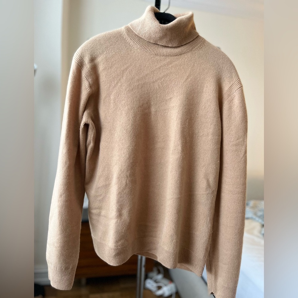 VINCE // Cashmere Turtleneck // L